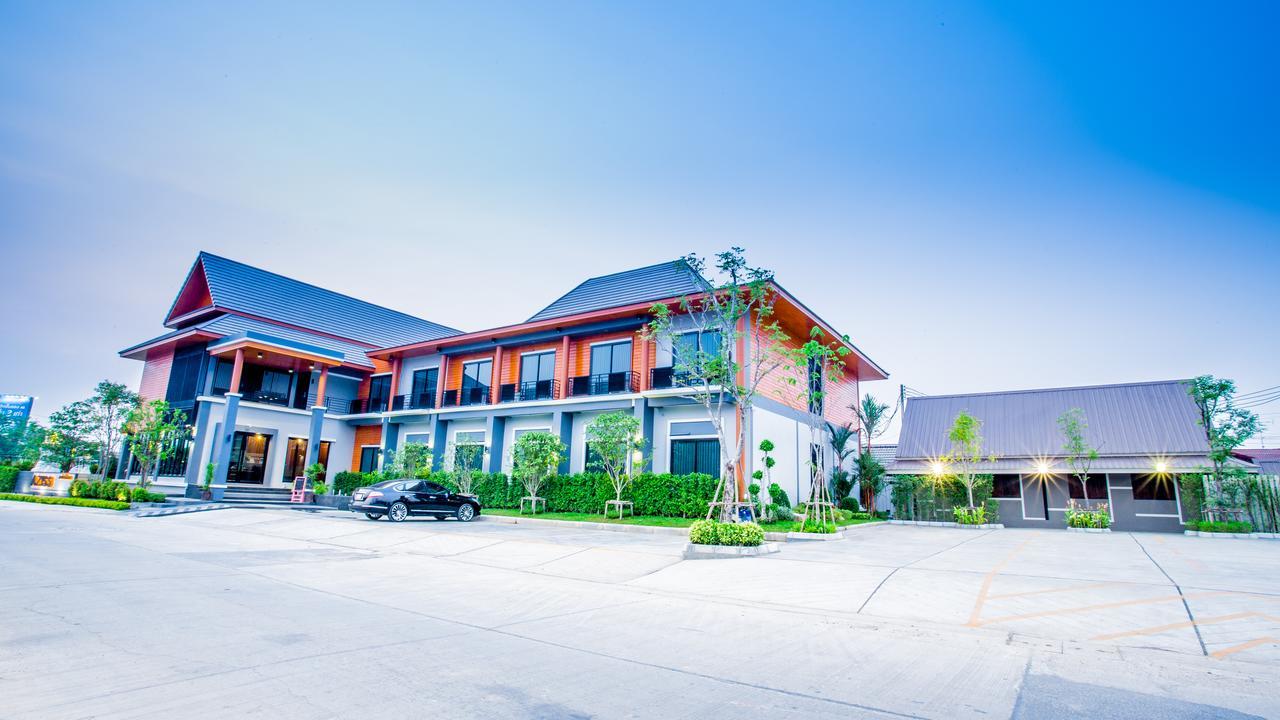 Aziss Boutique Hotel - Sha Plus Phitsanulok Exterior photo