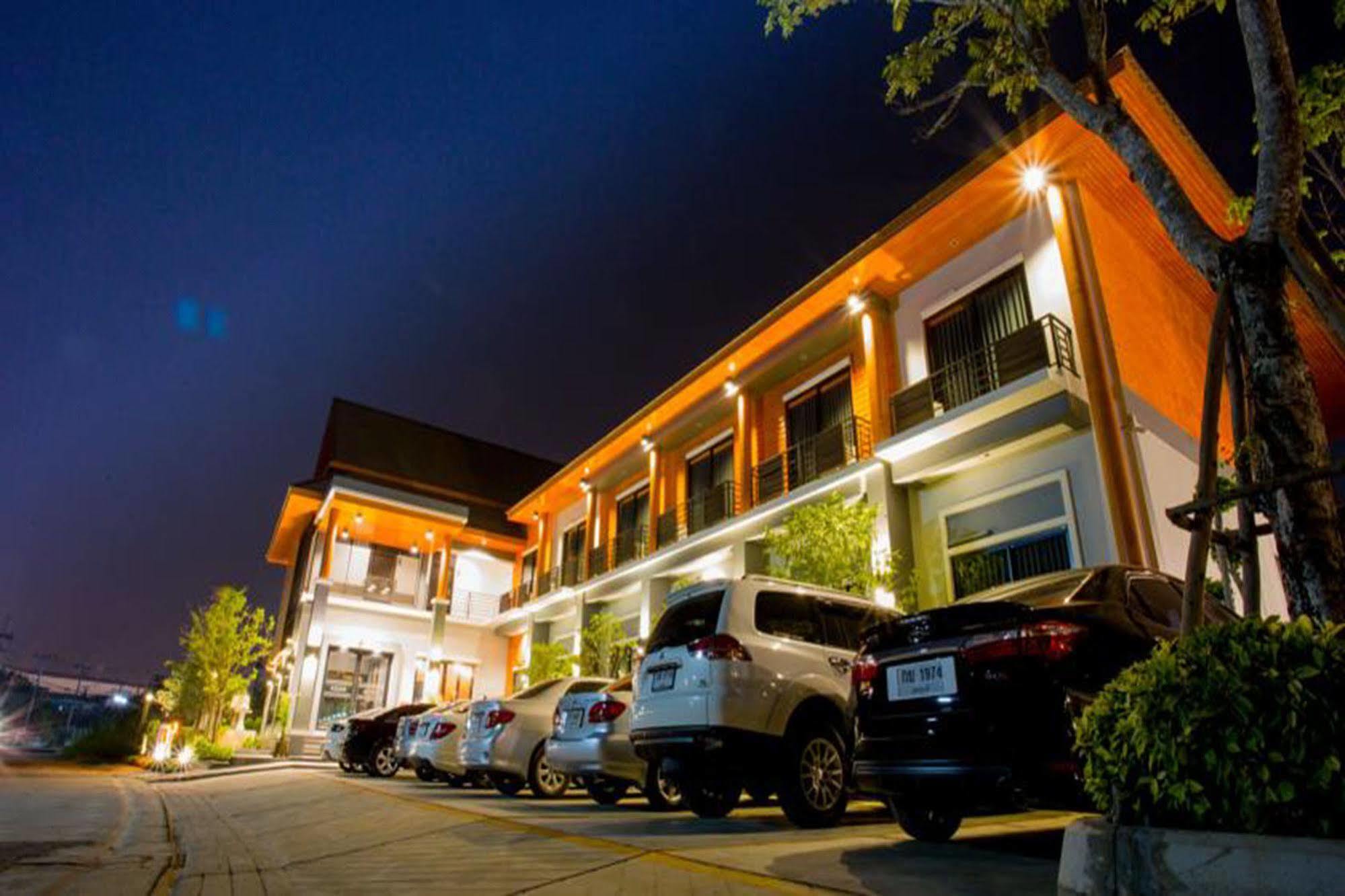 Aziss Boutique Hotel - Sha Plus Phitsanulok Exterior photo